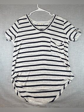 paper + tee White & Navy Striped V-Neck Pocket Tee